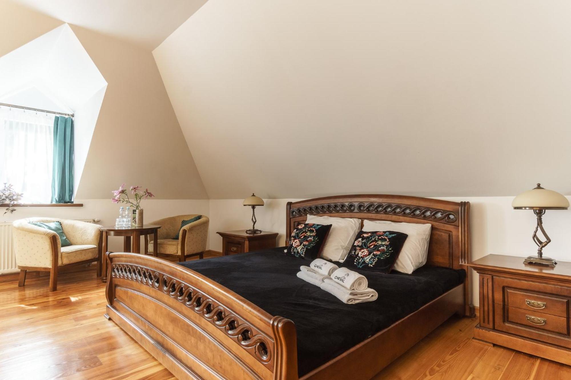 كراكوفيا Apartamenty W Dworku Cheval المظهر الخارجي الصورة
