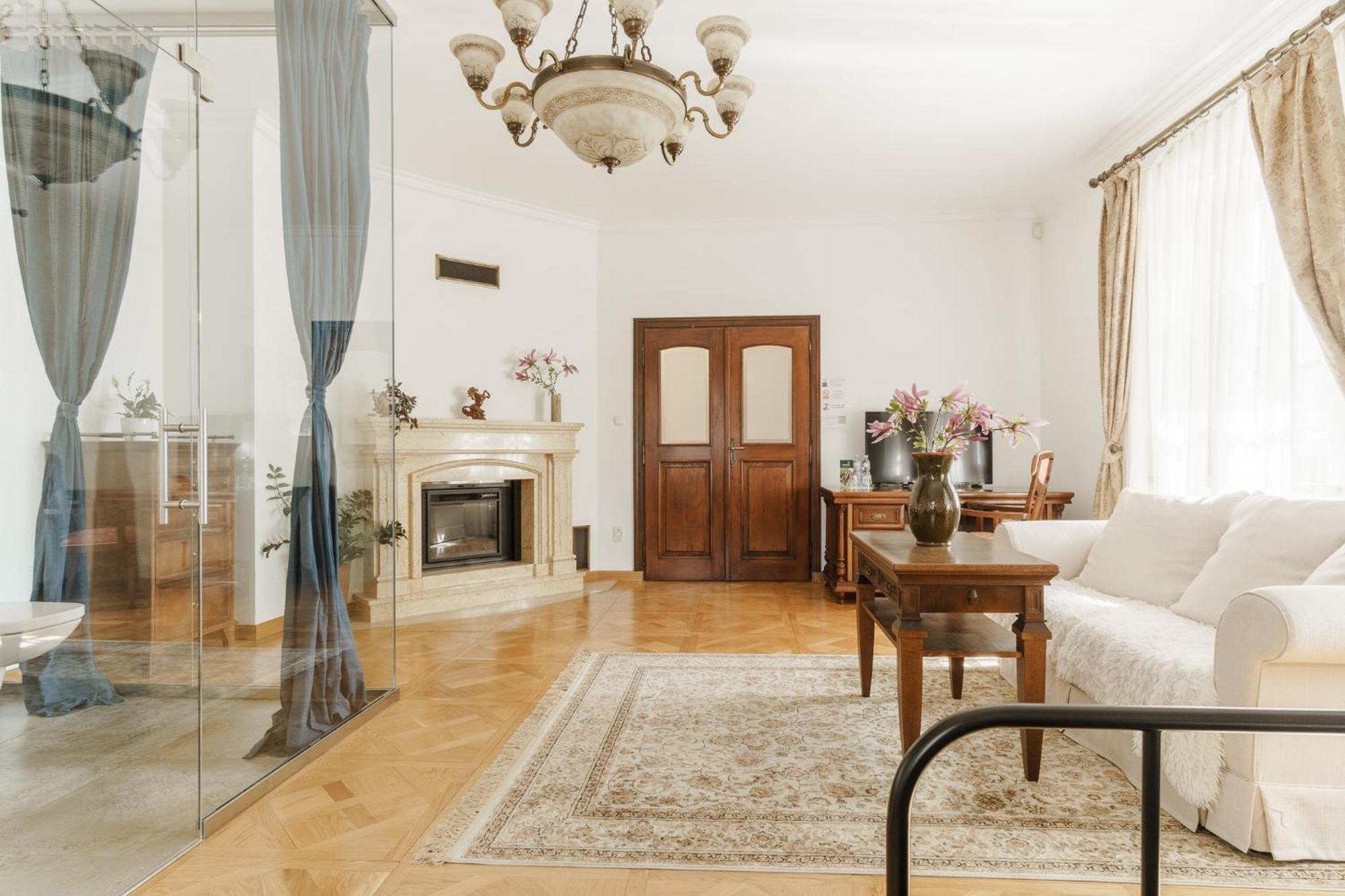 كراكوفيا Apartamenty W Dworku Cheval المظهر الخارجي الصورة