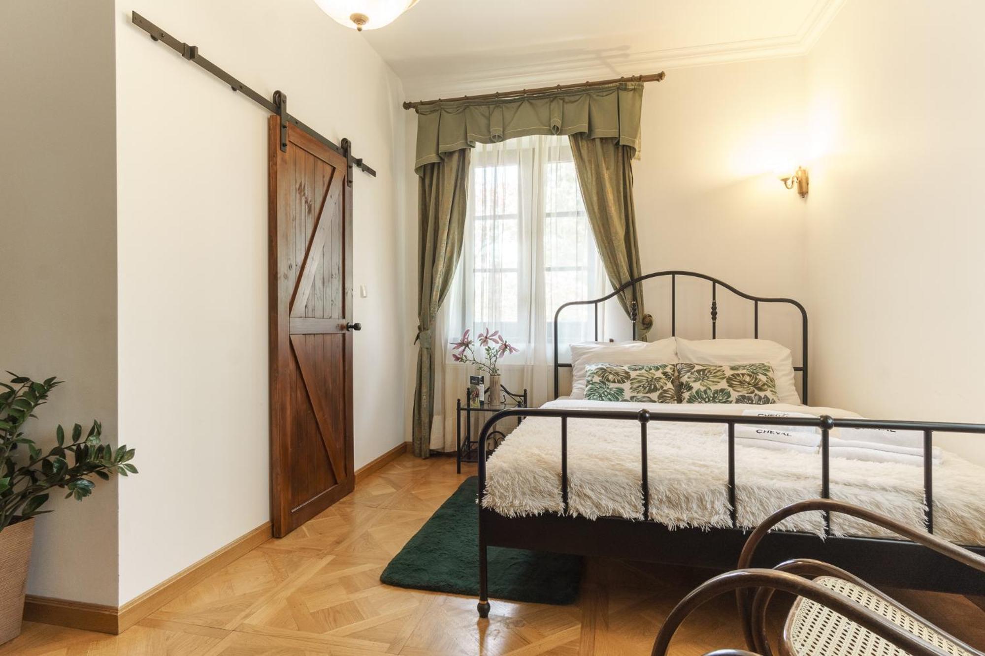 كراكوفيا Apartamenty W Dworku Cheval المظهر الخارجي الصورة